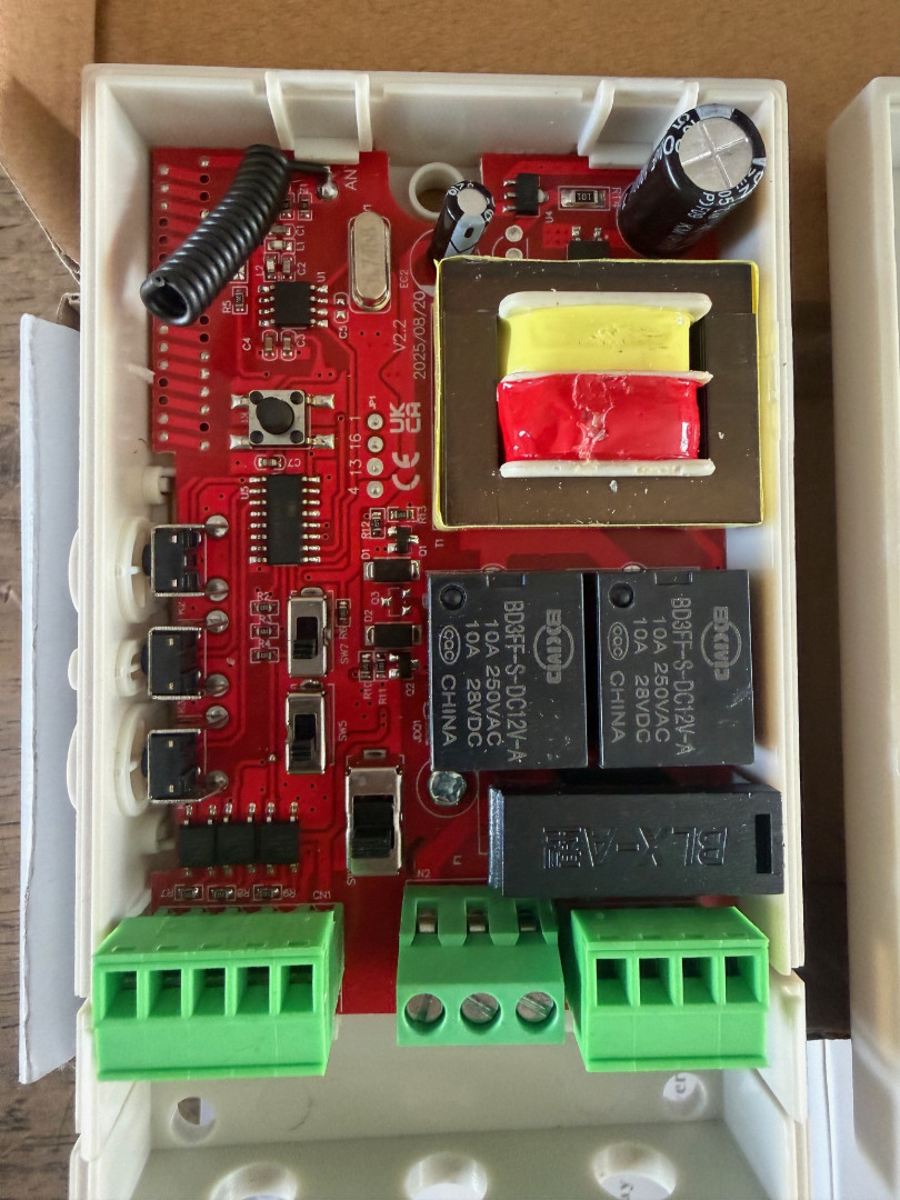 NVM Frequency Roller Shutter Remote Control Unit & 2 Handsets