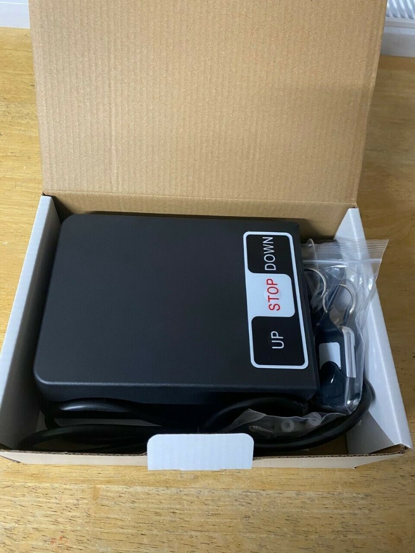 Eurodrive Remote control unit c/w 2 x Fobs for Roller Shutter Electric Doors Eurodrive Remote control unit c/w 2 x Fobs for Roller Shutter Electric Doors
