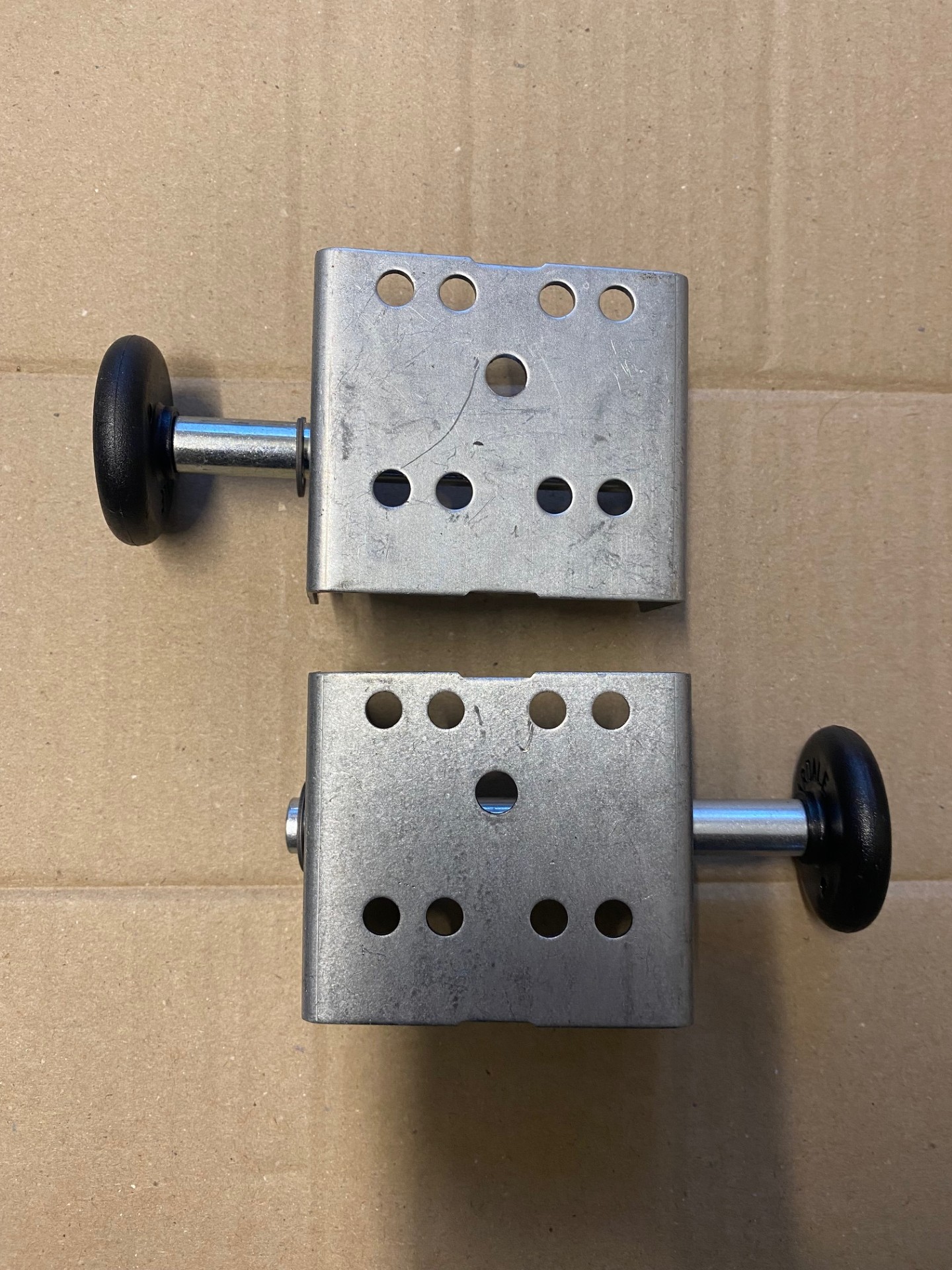 Cardale Maximiser Pair of Roller Spindle Brackets